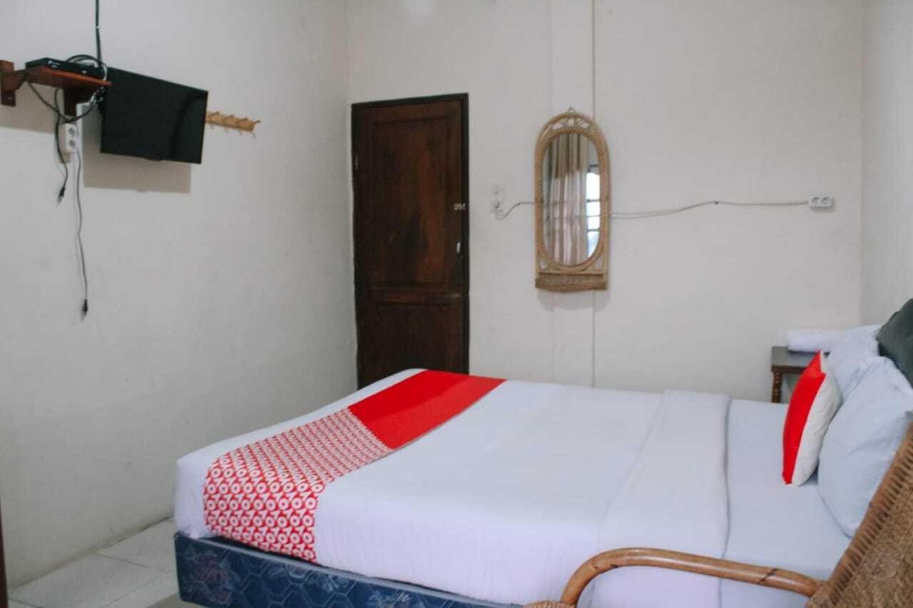 Oyo Flagship 2799 Berastagi Backpacker Rooms المظهر الخارجي الصورة