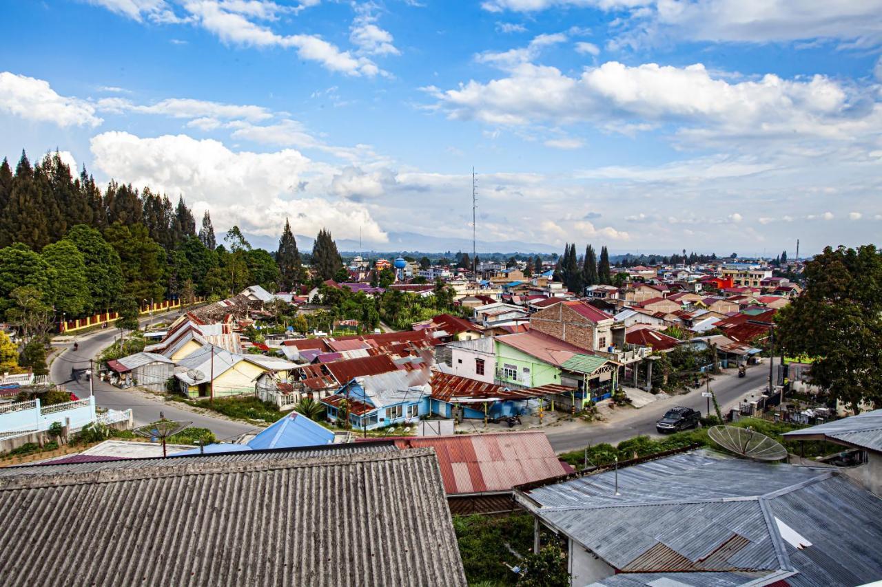 Oyo Flagship 2799 Berastagi Backpacker Rooms المظهر الخارجي الصورة