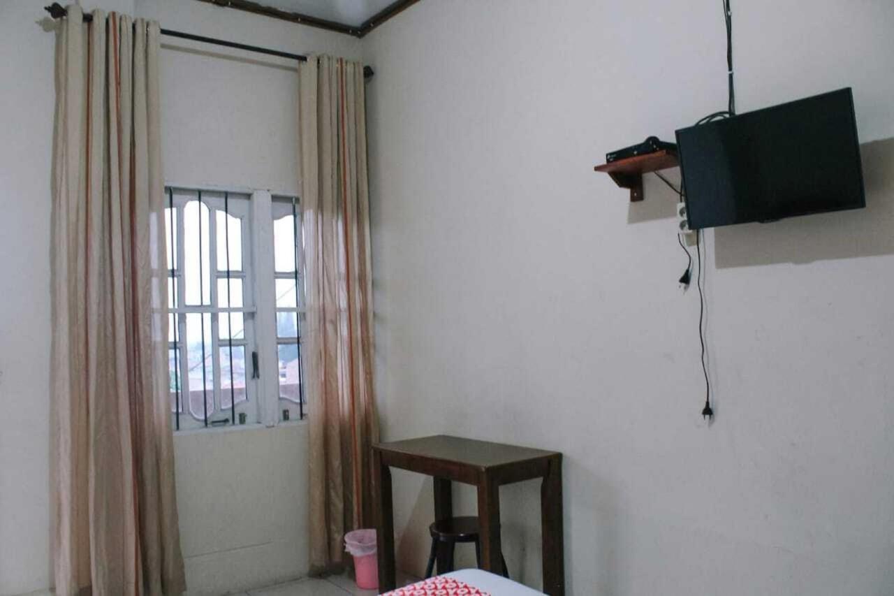 Oyo Flagship 2799 Berastagi Backpacker Rooms المظهر الخارجي الصورة