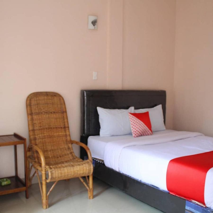 Oyo Flagship 2799 Berastagi Backpacker Rooms المظهر الخارجي الصورة