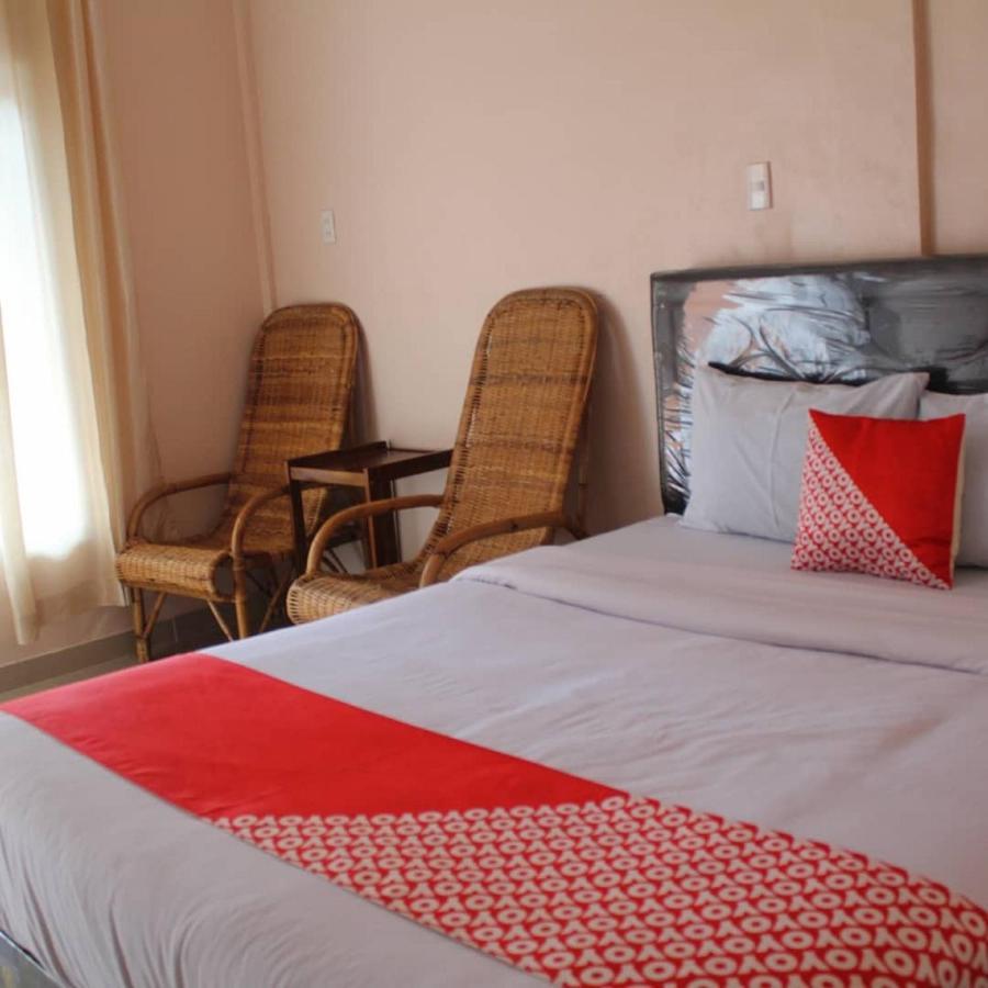 Oyo Flagship 2799 Berastagi Backpacker Rooms المظهر الخارجي الصورة
